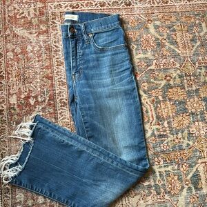 Madewell Cali Demi jeans with a raw hem, size 25